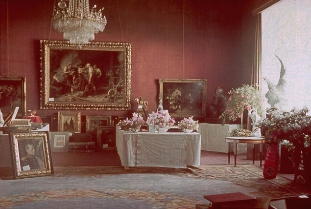 Некоторые подарки, которые Гитлер получил на день рождения, 1939г.