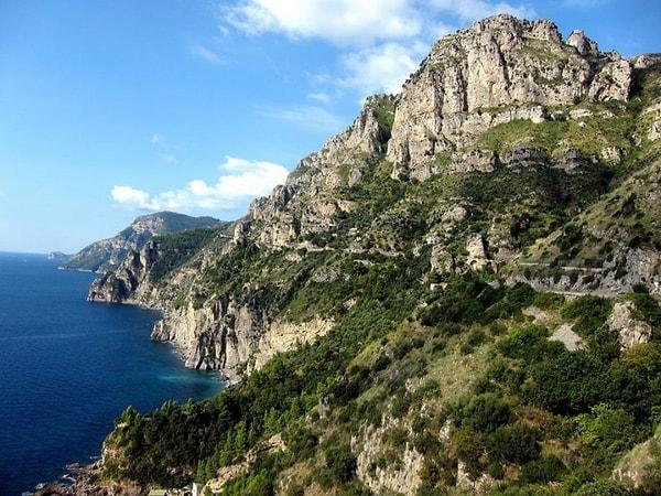 11. The Amalfi Kıyısı, İtalya