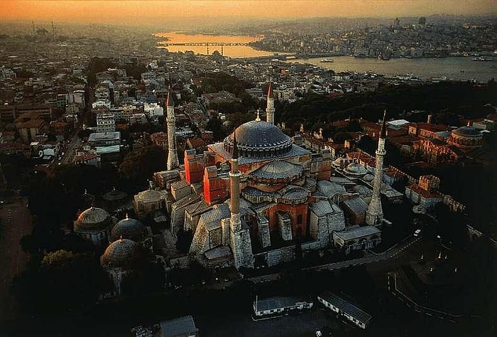 Ayasofya'da Şimdi de Medrese Tartışması