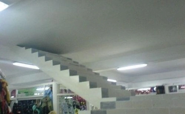 Архитектор, который думает, что можно проходить сквозь стены.