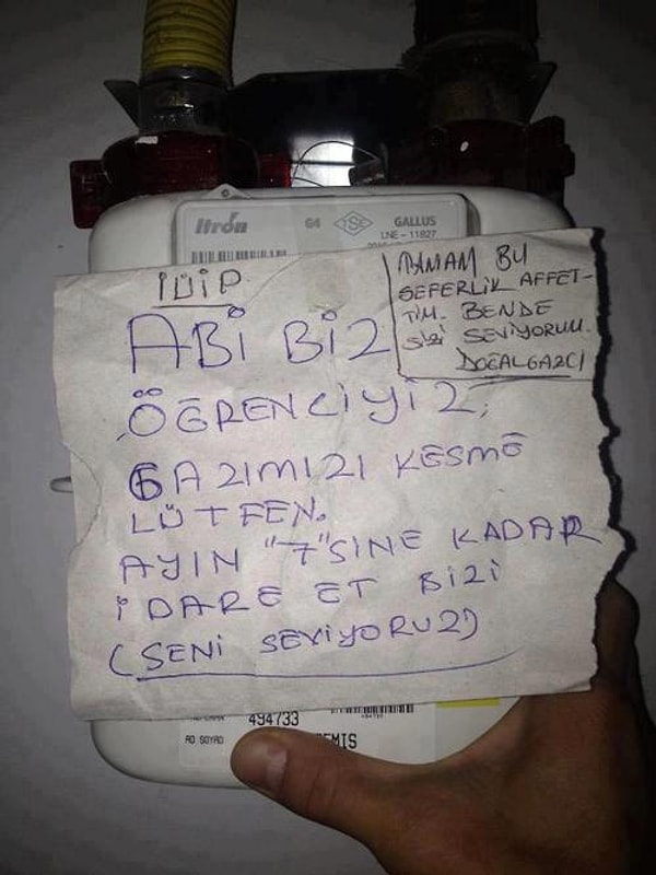 4. Добрый работник службы газоснабжения в Турции, снимающий показания счетчиков