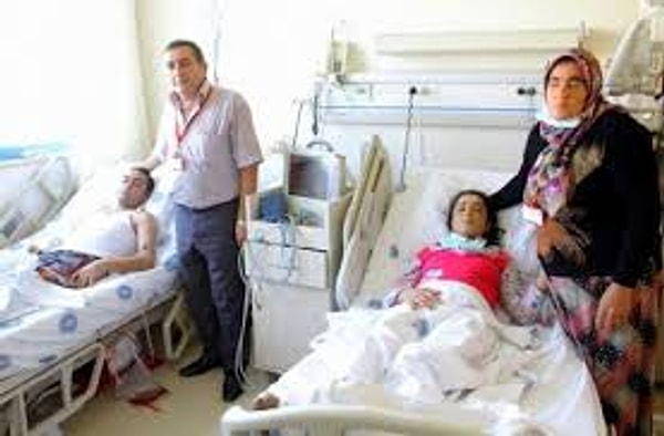 19. Дедушка Шерафеддин из Турции, который отказался от пересадки почек, принадлежавших его покойному племяннику. Он предложил пересадить их более молодым людям, напомнив о том, что ему уже 71 год.