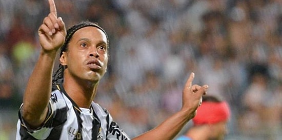 Ronaldinho’ya Büyük Onur