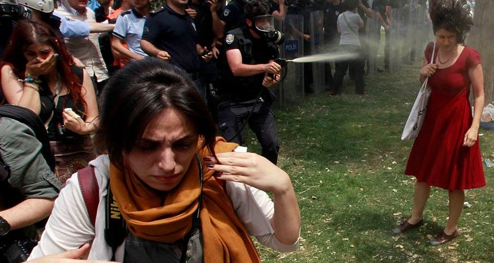 'Kırmızılı Kadın'dan Erdoğan'a Suç Duyurusu