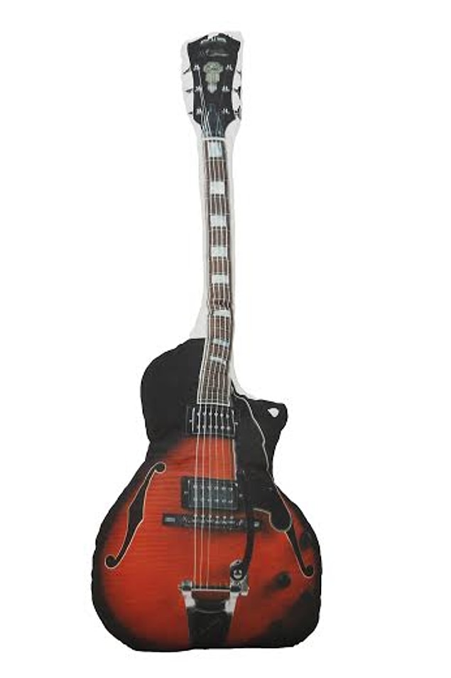 8. Gitar Yastık