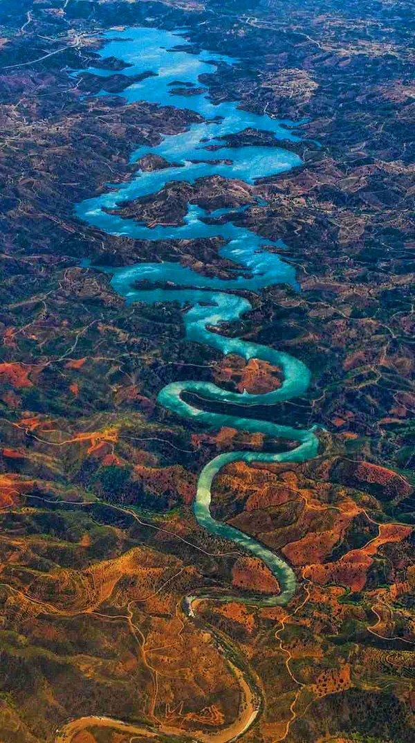 16. Mavi Dragon Nehri