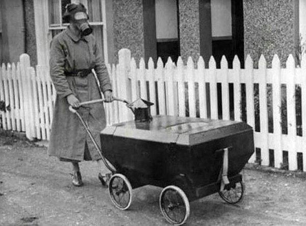 20. Zehirli gazlardan bebeği koruyan bebek arabası