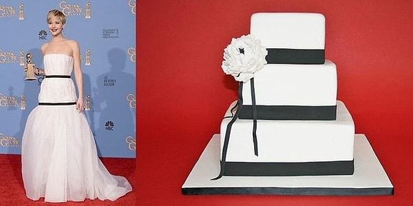 1. Jennifer Lawrence & Düğün pastası