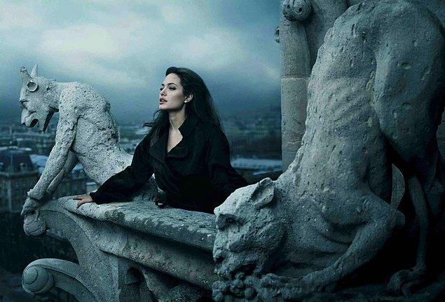 Angelina Jolie, Dedektif Elisa Maza (Gargoyles)