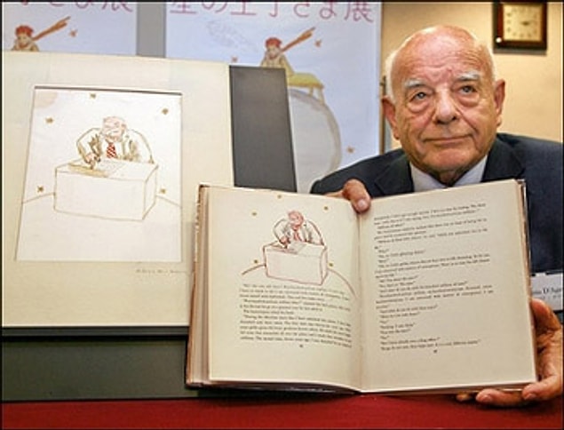 Kitap şu anki kısa hâline gelmeden önce aslında yaklaşık 1000 sayfalık bir eserdi