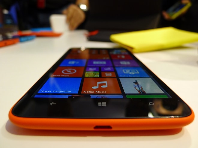 Büyük Ekranlı Nokia Lumia 1320 Türkiye’de Satışa Sunuluyor