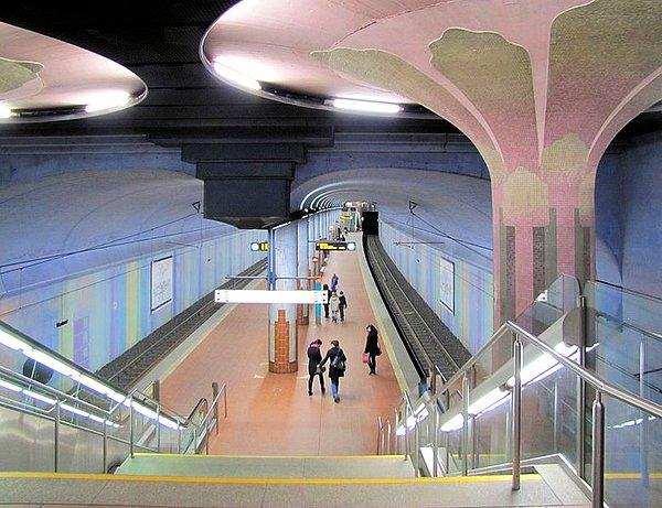 16. Frankfurt metrosu (Almanya)