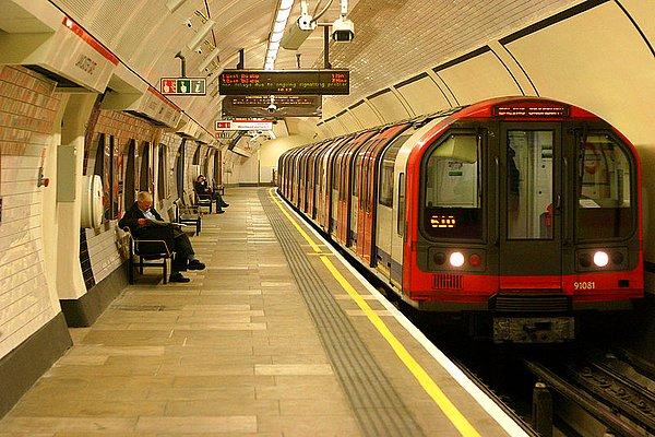 1. Londra metrosu (Birleşik Krallık)
