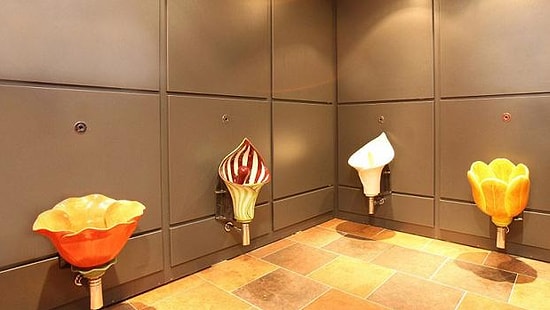 Çiçek şeklinde pisuvar kimin aklına gelir