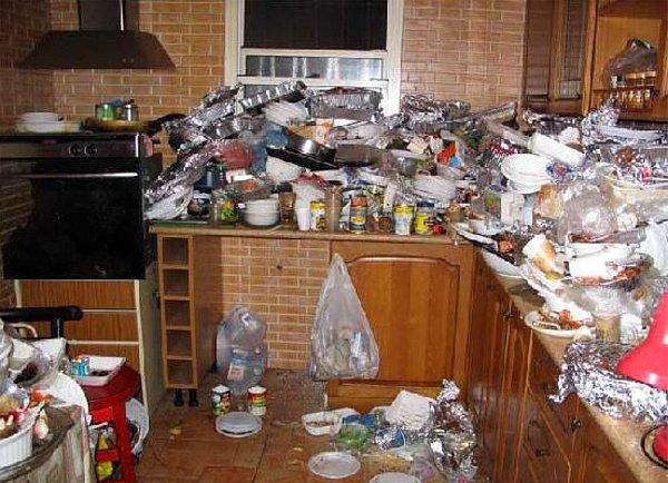 3. Bulaşıkları ve çöpü biriktirmek çok iyi bir fikir değil