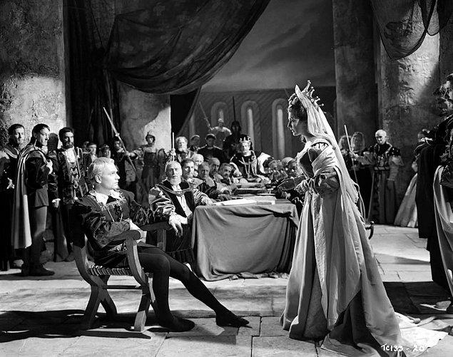 49. Hamlet (1948) - 7.9 Puan