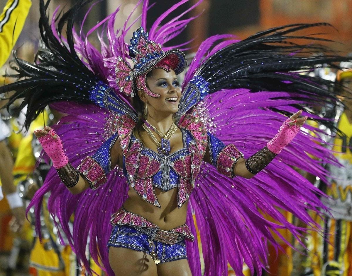 Carnival. Бразильский карнавал Тарин Лопес. Карнавал в Рио-де-Жанейро. Рио-де-Жанейро карнавал костюмы. Костюм Рио де Жанейро.