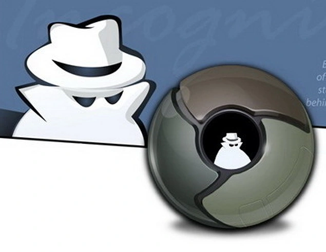 Если нажать ctrl+shift+n в Google Chrome, то откроется скрытое окно для браузинга. Страницы, которые вы посетили, не отразятся в истории.