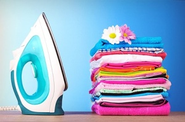 15. Несколько капель ваших духов в воду утюга придадут отличный запах вашему белью.