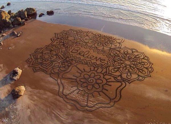 1. Andres Amador tarafından yapılan kum sanatı