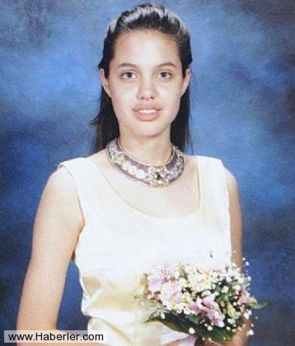 Bu da Angelina Jolie'nin mezuniyet hatırası.