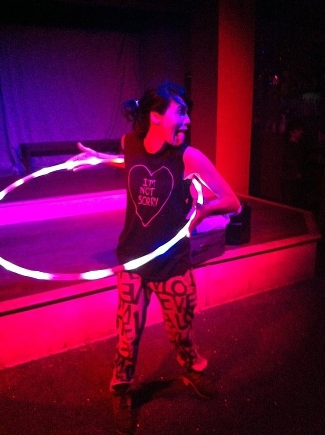 Cersei ve hula hoopu