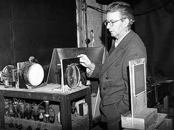 7. İlk televizyon, John Logie Baird.