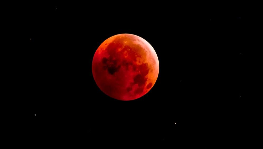 500 Yılda Üçüncü Kez Görülen “Kanlı Ay Tutulması”