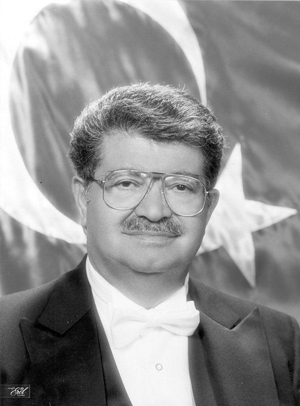 7)  1993 - Turgut Özal öldü.