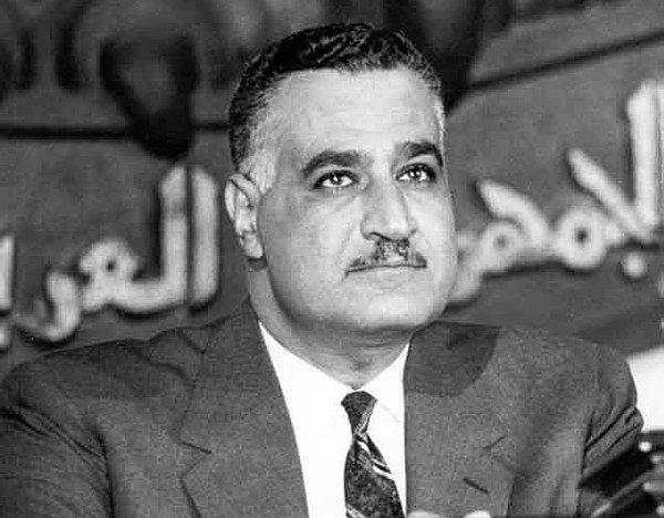 1954-Albay Cemal Abdül Nasır, Mısır'da darbe yaptı.