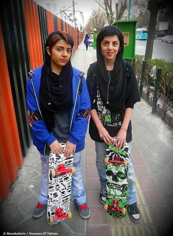 34. Tahran'daki kaykaycı kızlar.