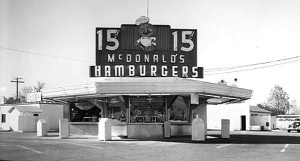 7. McDonald's hamburgercisinin ilk dükkanlarından, 1948