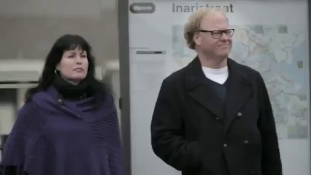 Sen Gülersen, Dünya da Güler