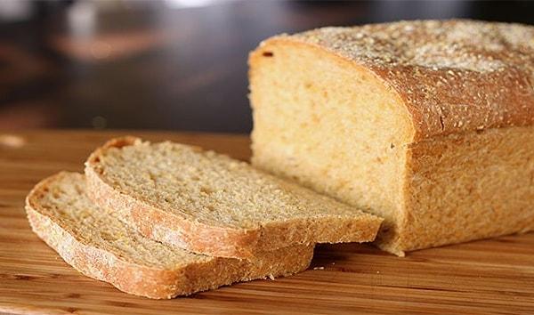 16. Almanya'da elle yenilmesine hoşgörü gösterilen tek yiyecek ekmektir