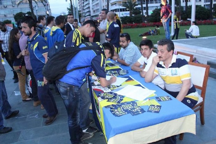 İzmir'de "Adalete Fener Yak"