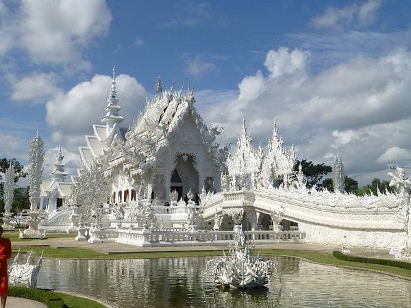 9. Wat Rong Khun, Chiang Rai, Tayland