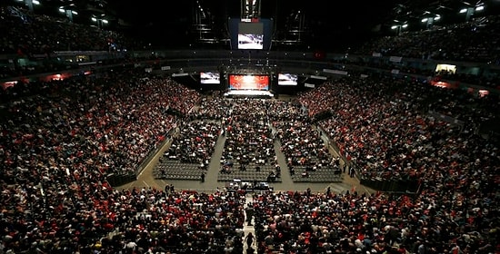 Başbakan'a Bir Yanda Destek Bir Yanda Protesto