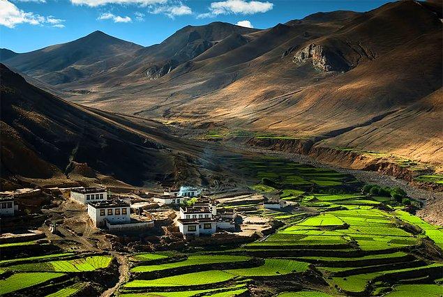 2. Himalayalar'da bir köy, Tibet