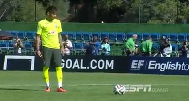 Neymar'dan Kaleci Beyni Yakan Penaltı Vuruşu