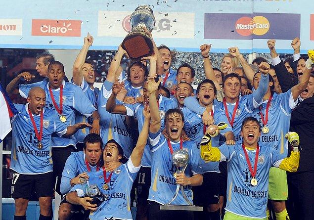 3- Copa Amerika nin son şampiyonu unvanına sahipler (2011)