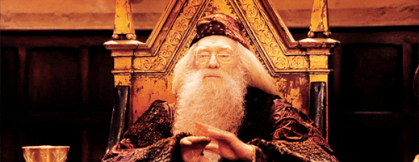 22. Dumbledore Eski İngilizcede “bumblebee” yani yabanarısı demektir. Kendi kendine mırıldanmayı sevdiği için Rowling ona bu ismi verdi.