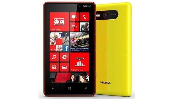 4-Nokia Lumia 820