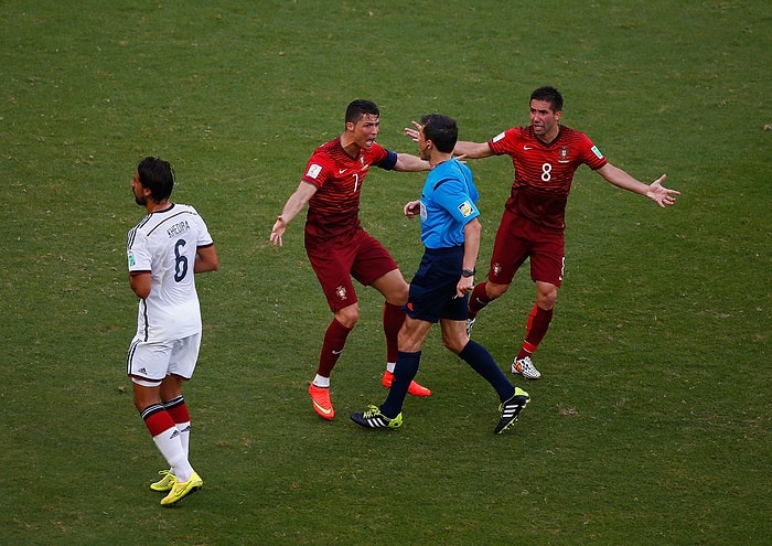 Ronaldo'nun Almanya Maçında Hakeme Ağlayıp Karizmayı Resetlediği Anlar