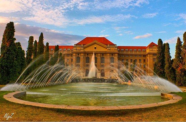 8. Debrecen Üniversitesi, Macaristan