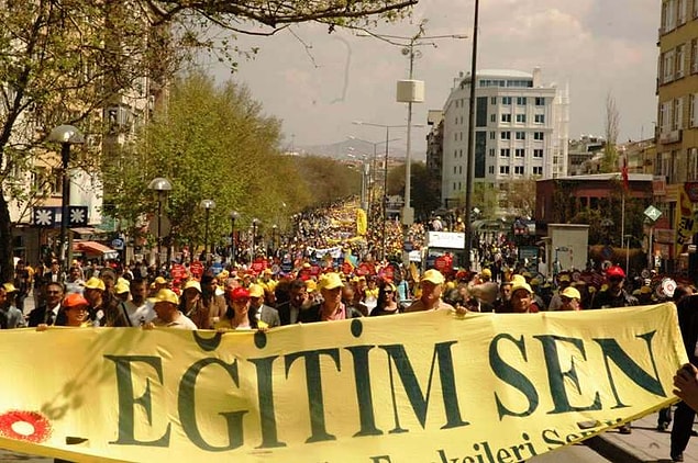 9. Eğitim-Sen: 'Üniversiteler üniversite olmaktan giderek uzaklaştırılıyor'