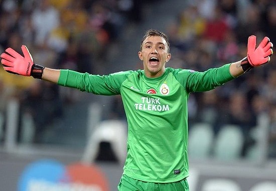 Muslera Galatasaray Taraftarıan Teşekkür Etti