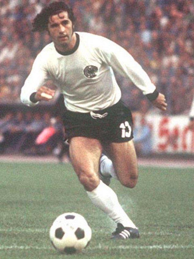 7. 1986'da Finlandiya'nın efsane futbolcusu Pentti, bir maçta kendi kalesine 5 gol attı.