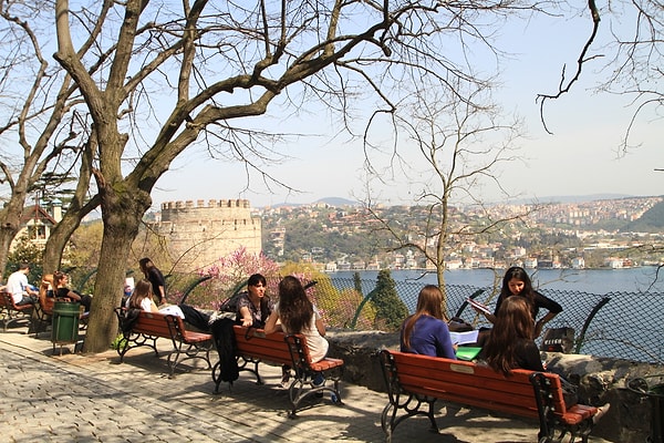 9. “Manzara” isimli Hisar’a komşu bankları.