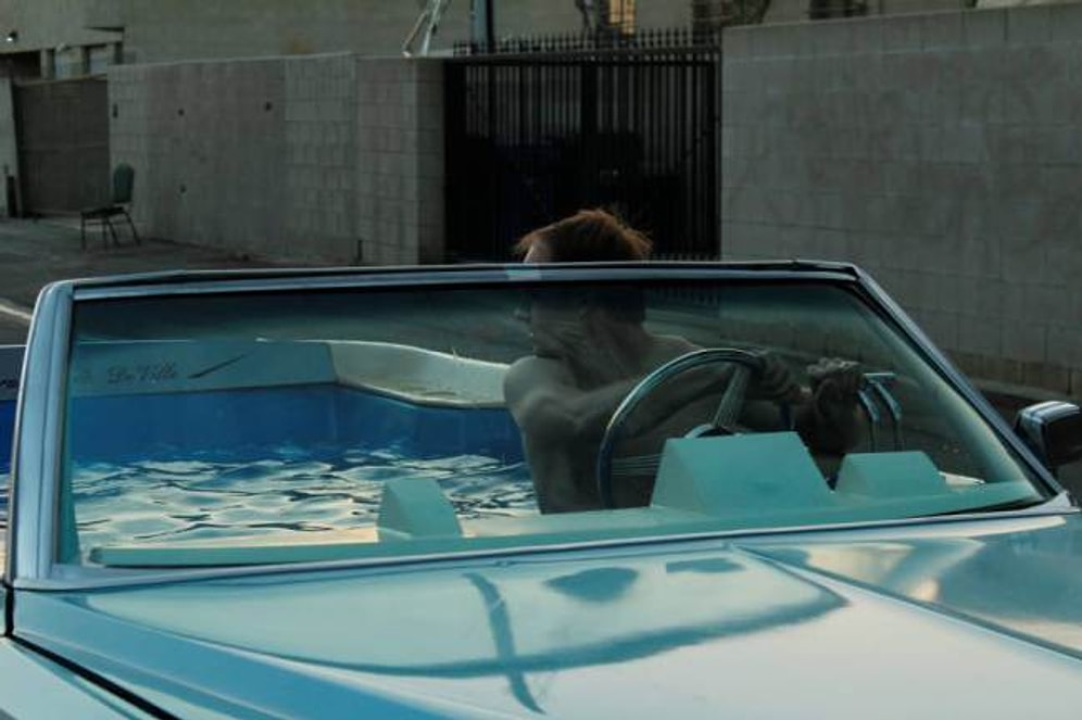 Yaz İçin Arabasını Havuz Yapan Adam