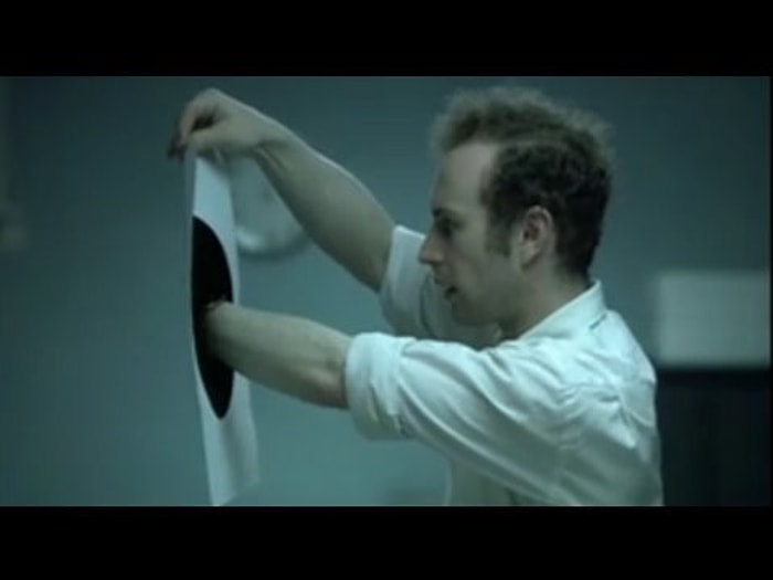 Aklınızı Başınızdan Alacak Müthiş Bir Kısa Film | The Black Hole